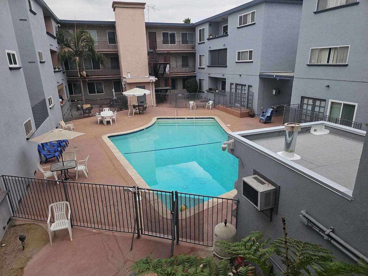 Whitsett Ave - Photo 4 of 40