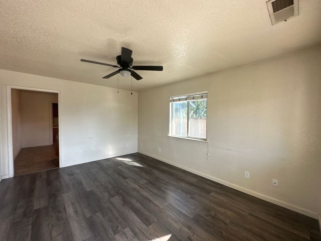 125 3rd St - Photo 3 of 16