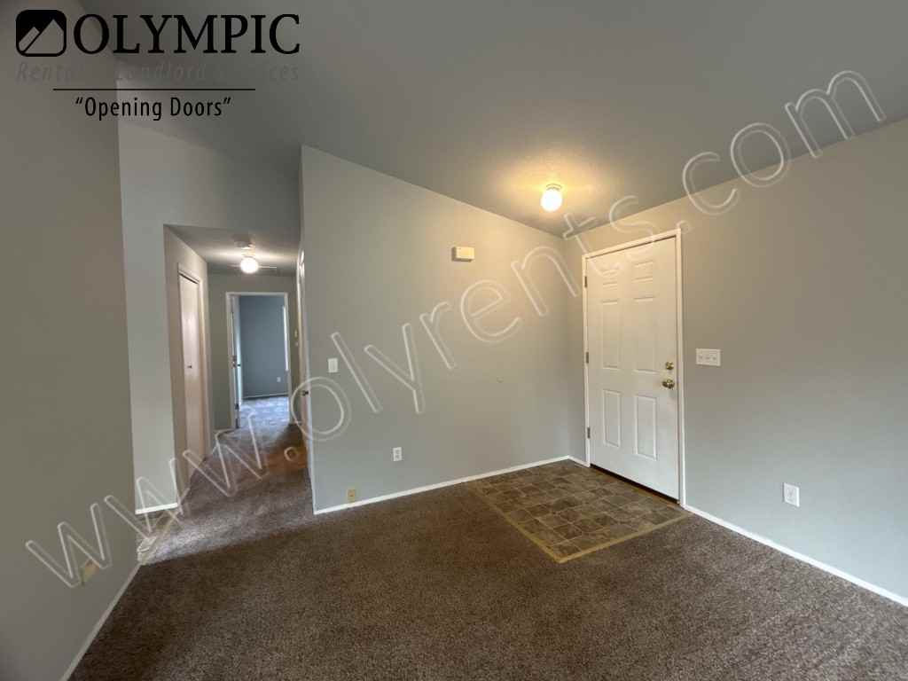 1622 14th Ave Se - Photo 3 of 24