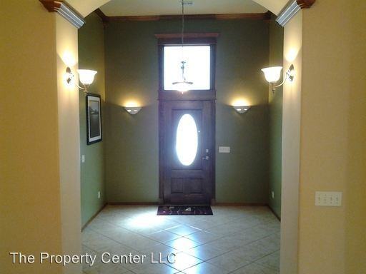 9217 SW 28th St - Photo 2 of 18