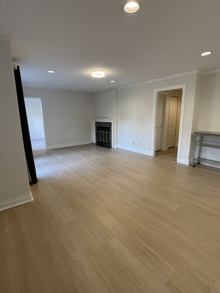 8075 Reigate Road - Photo 3 of 20