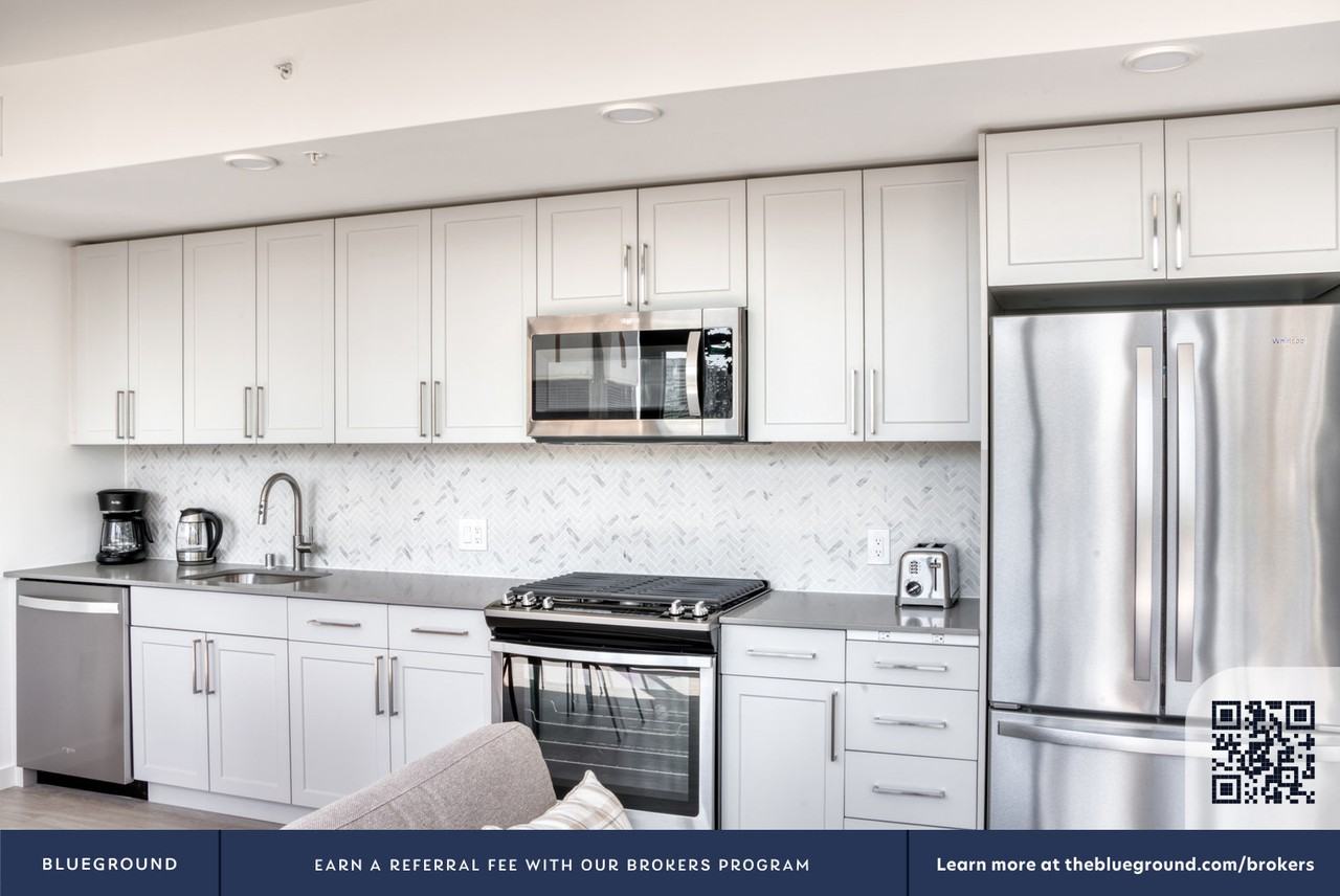 704 Spring Street - Photo 5 of 42