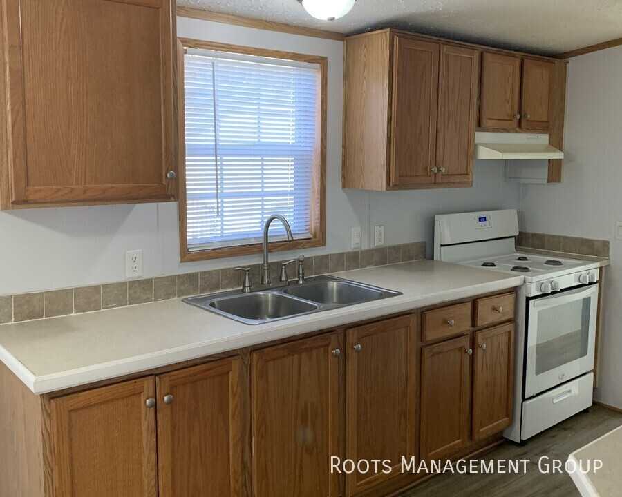 13048 Virginia Ct #140 - Photo 2 of 10