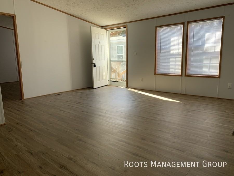 13048 Virginia Ct #140 - Photo 3 of 10