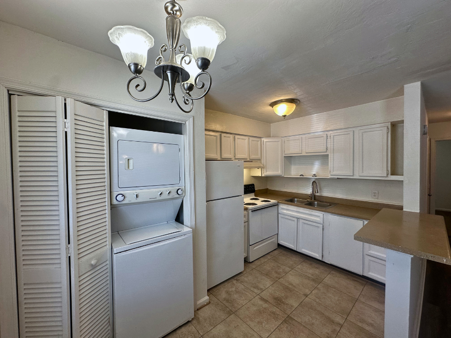 1007 West 38th Street - Photo 3 of 7