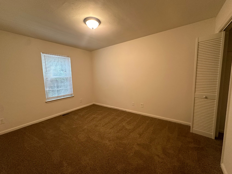 1007 West 38th Street - Photo 5 of 7