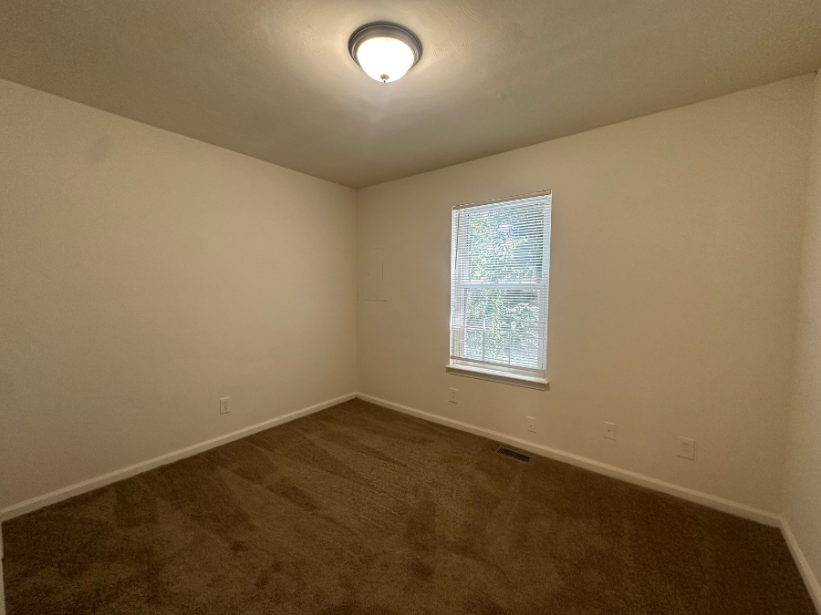 1007 West 38th Street - Photo 6 of 7