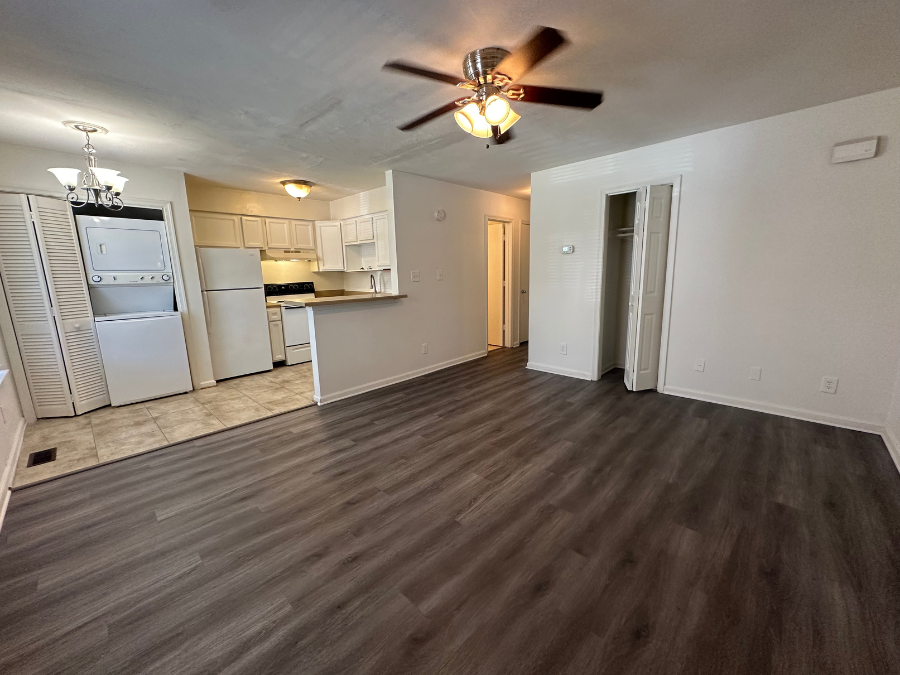 1007 West 38th Street - Photo 2 of 7