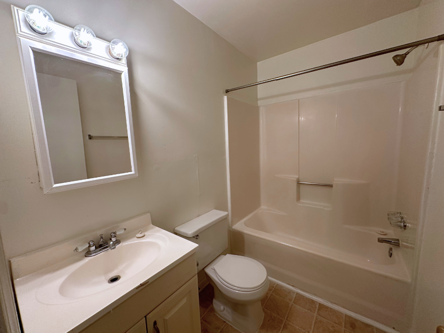 1007 West 38th Street - Photo 4 of 7
