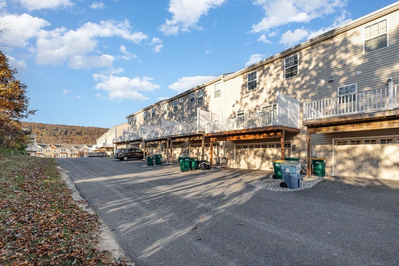 4410 Wild Orchid Ln - Photo 2 of 32