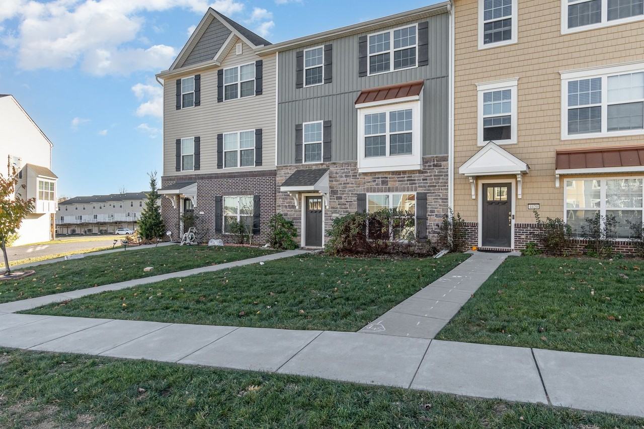 4410 Wild Orchid Ln - Photo 3 of 32