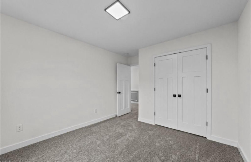 621 44Th Street Units 1 - Photo 2 of 19