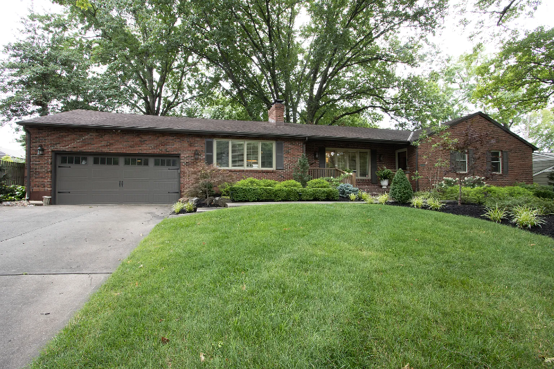 5915 Cherokee Dr - Photo 2 of 11