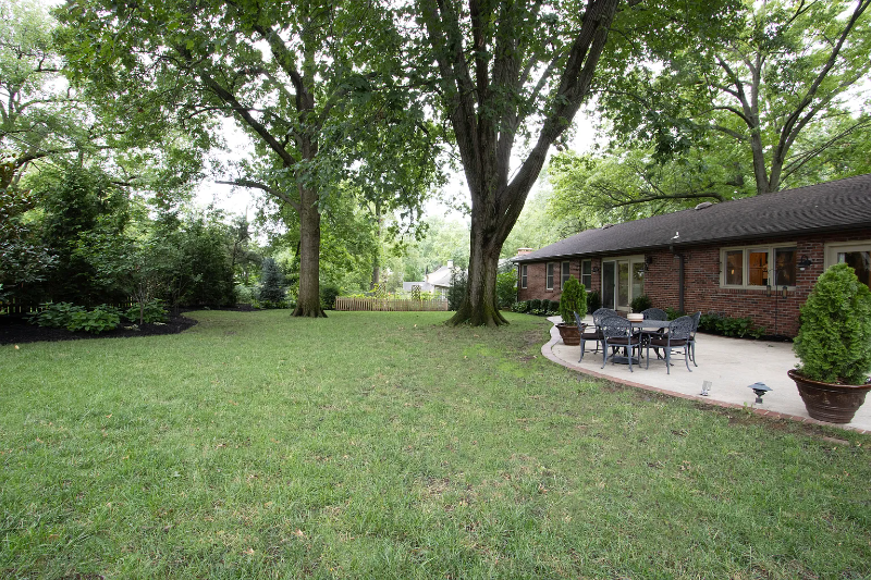 5915 Cherokee Dr - Photo 3 of 11