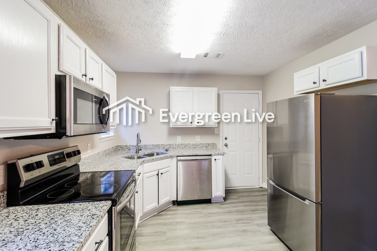 6643 Dottie Mae Ct - Photo 7 of 19