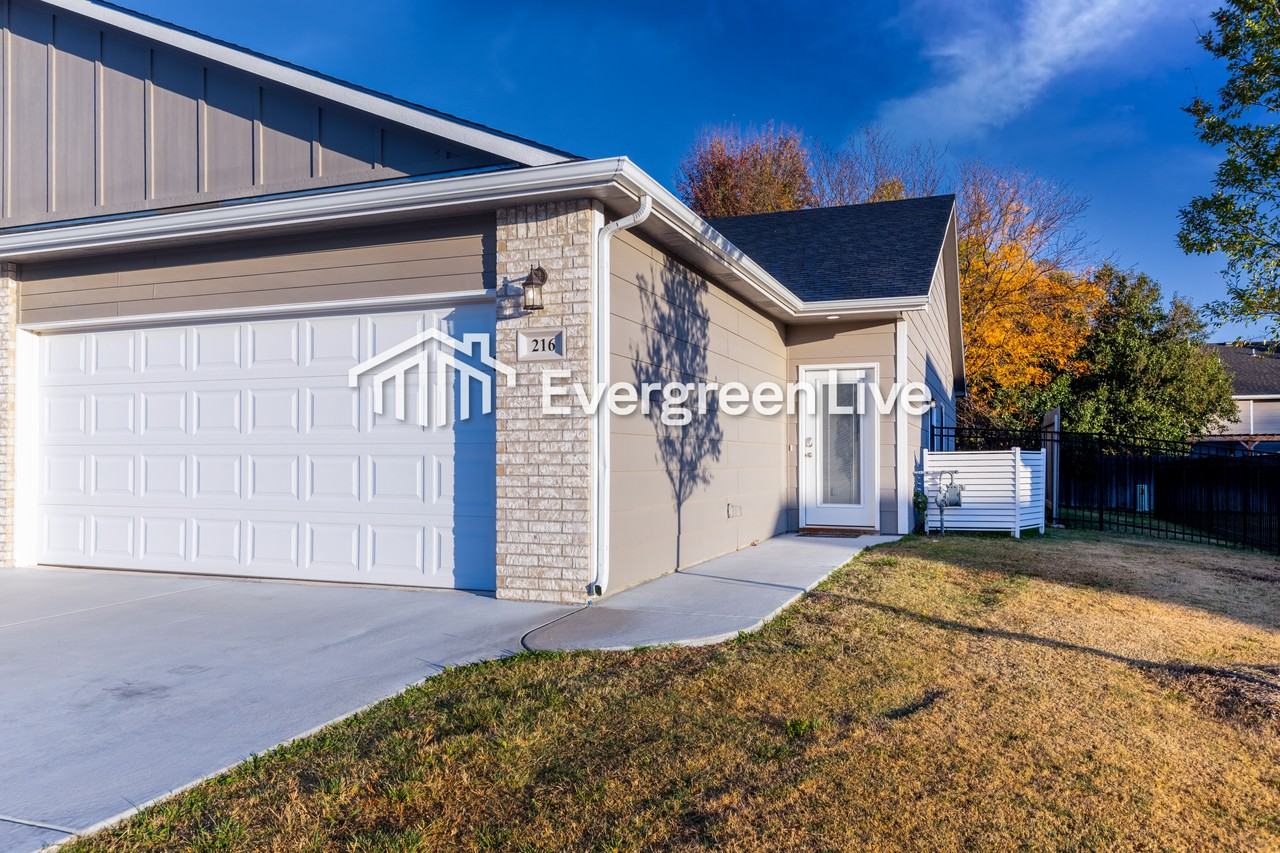 216 E Northern Ct - Photo 2 of 25