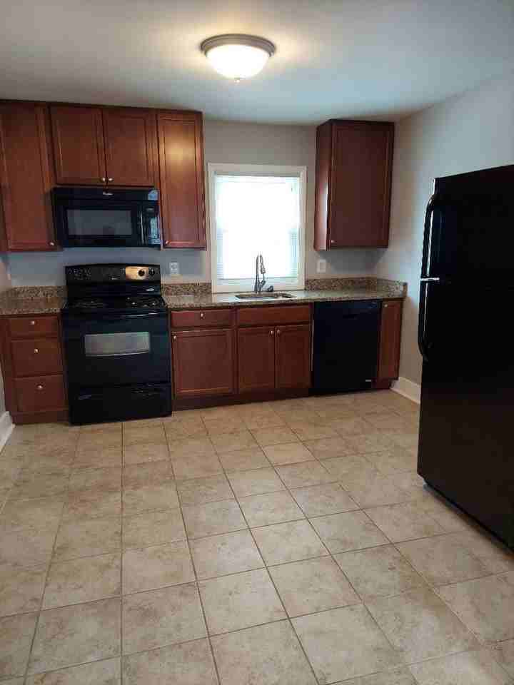 Harborview Apartments - Photo 4 of 20