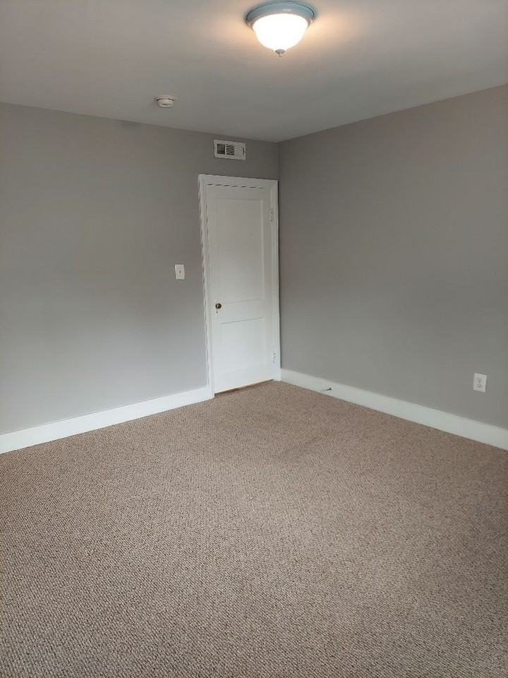 Harborview Apartments - Photo 6 of 20