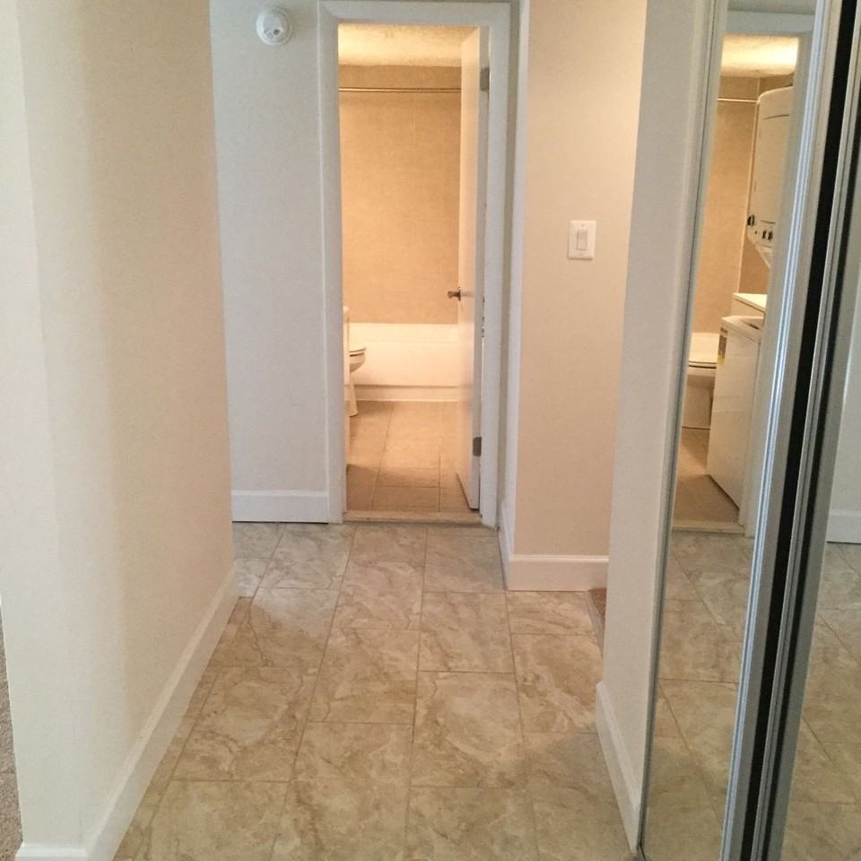 Randolph Square Apartments - Photo 6 of 15