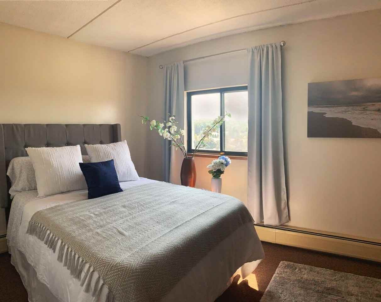 West Ridge Towers - Photo 5 of 13