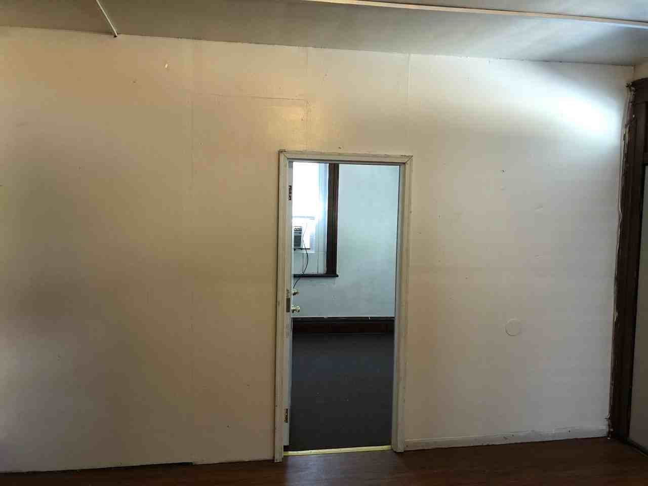 698/700 Willey Street - Photo 5 of 50