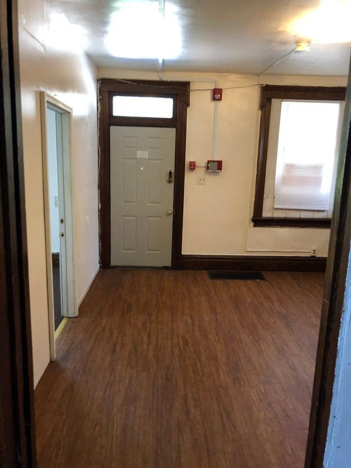 698/700 Willey Street - Photo 6 of 50