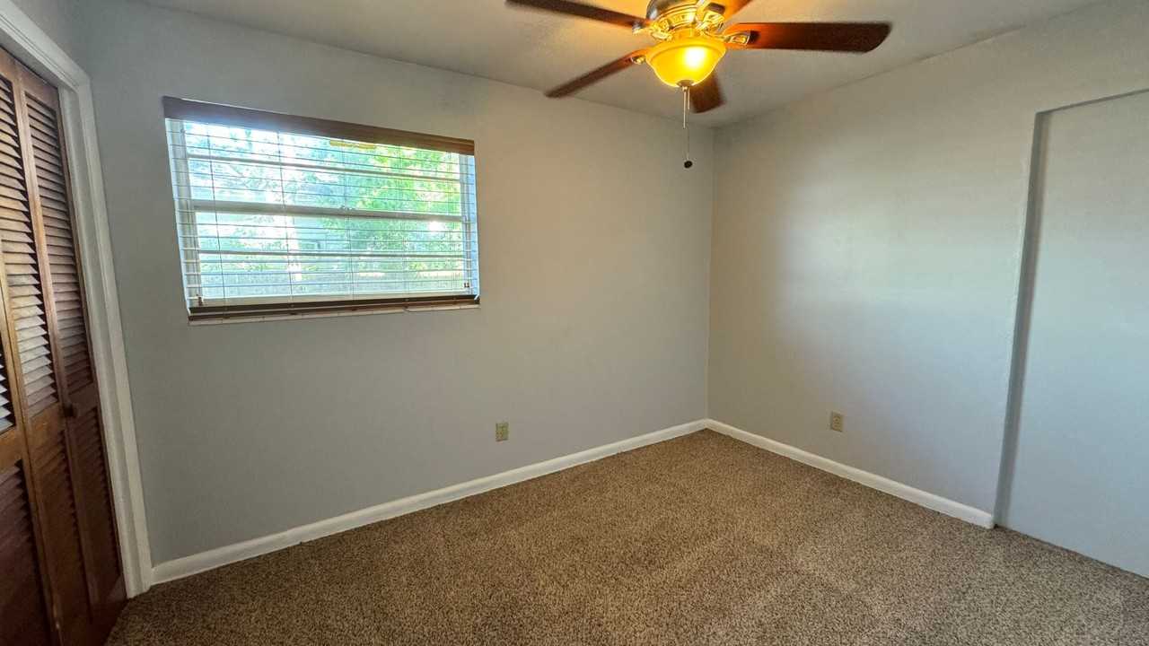 211 9th St N - Photo 5 of 5