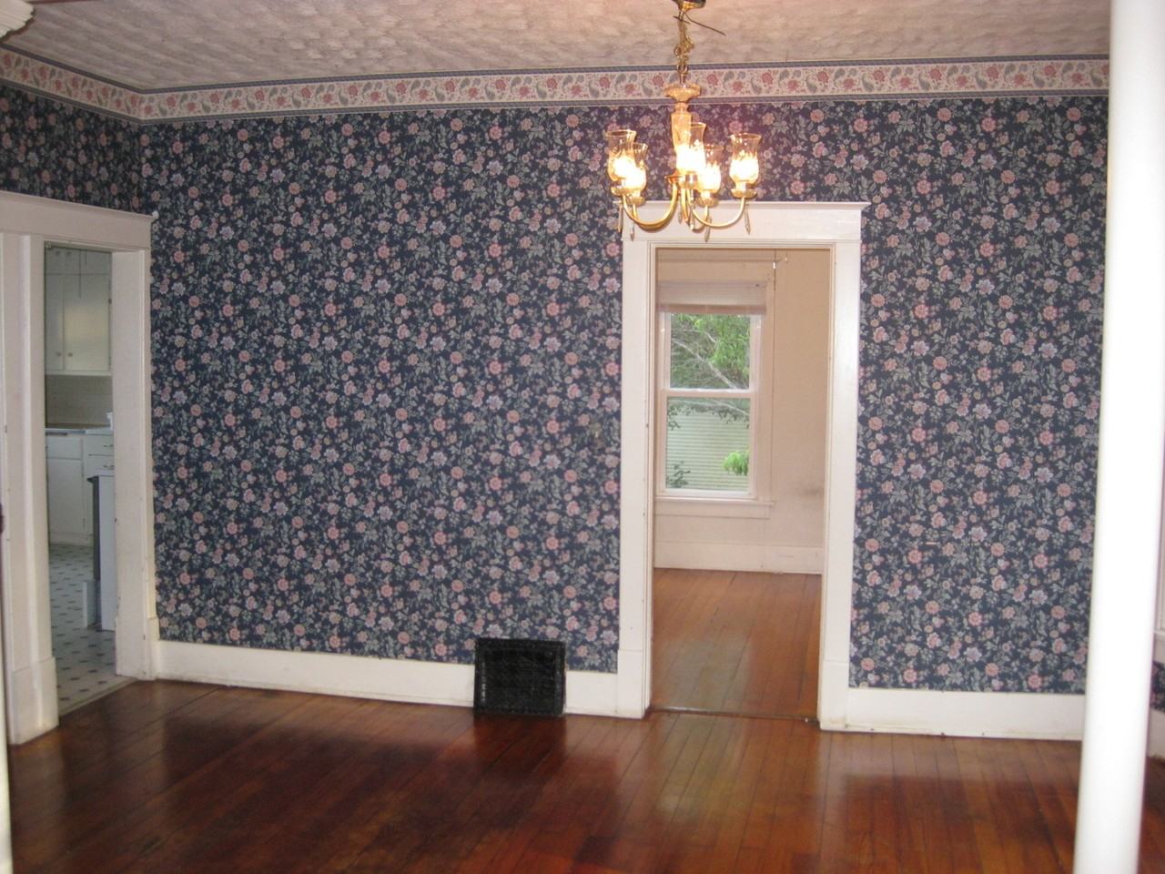 5103 Starr St - Photo 3 of 13