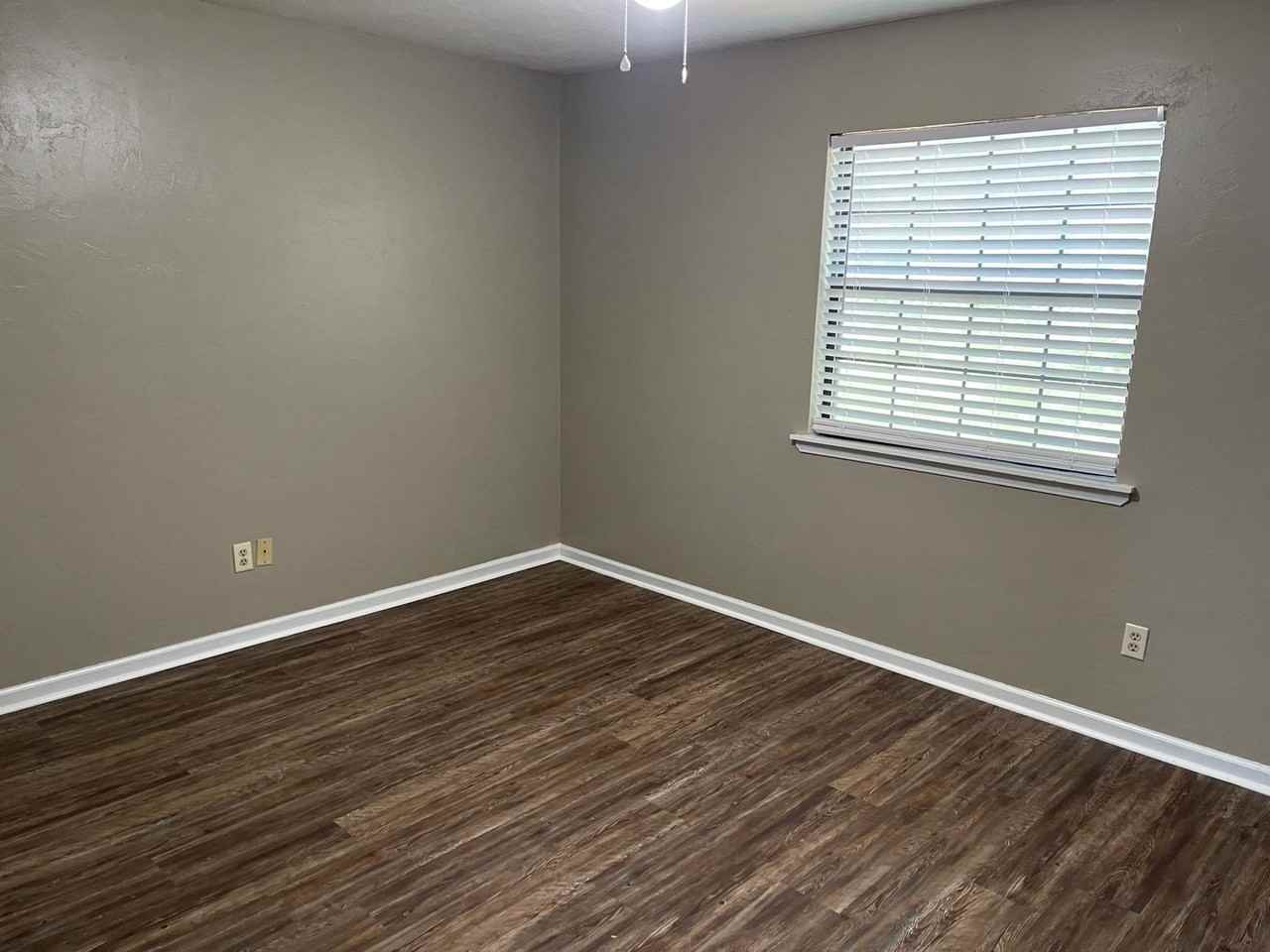 2060 Pats Pl - Photo 4 of 6