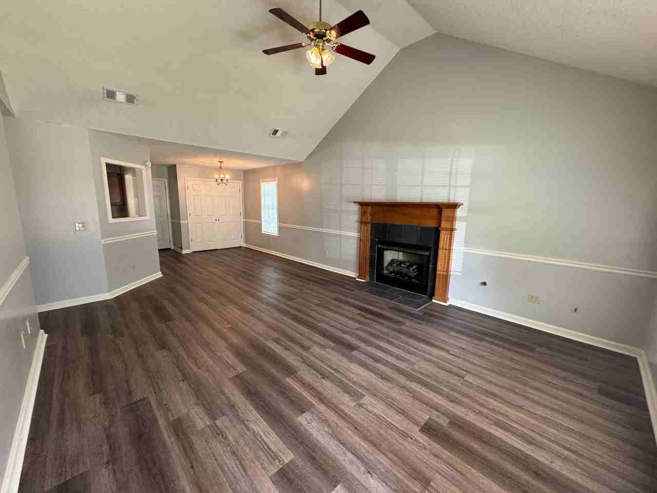 1006 Creekside Pl - Photo 2 of 29