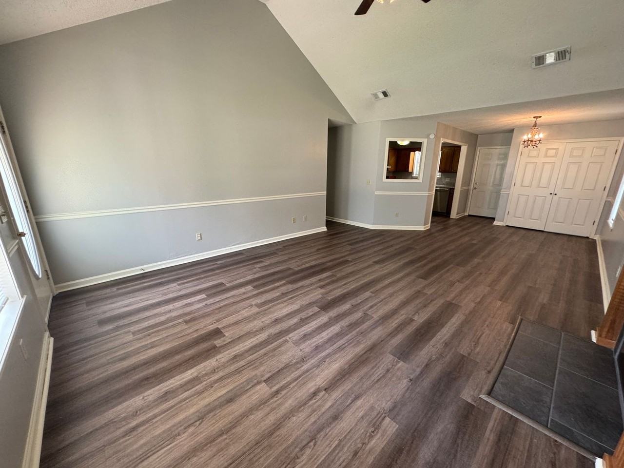 1006 Creekside Pl - Photo 3 of 29