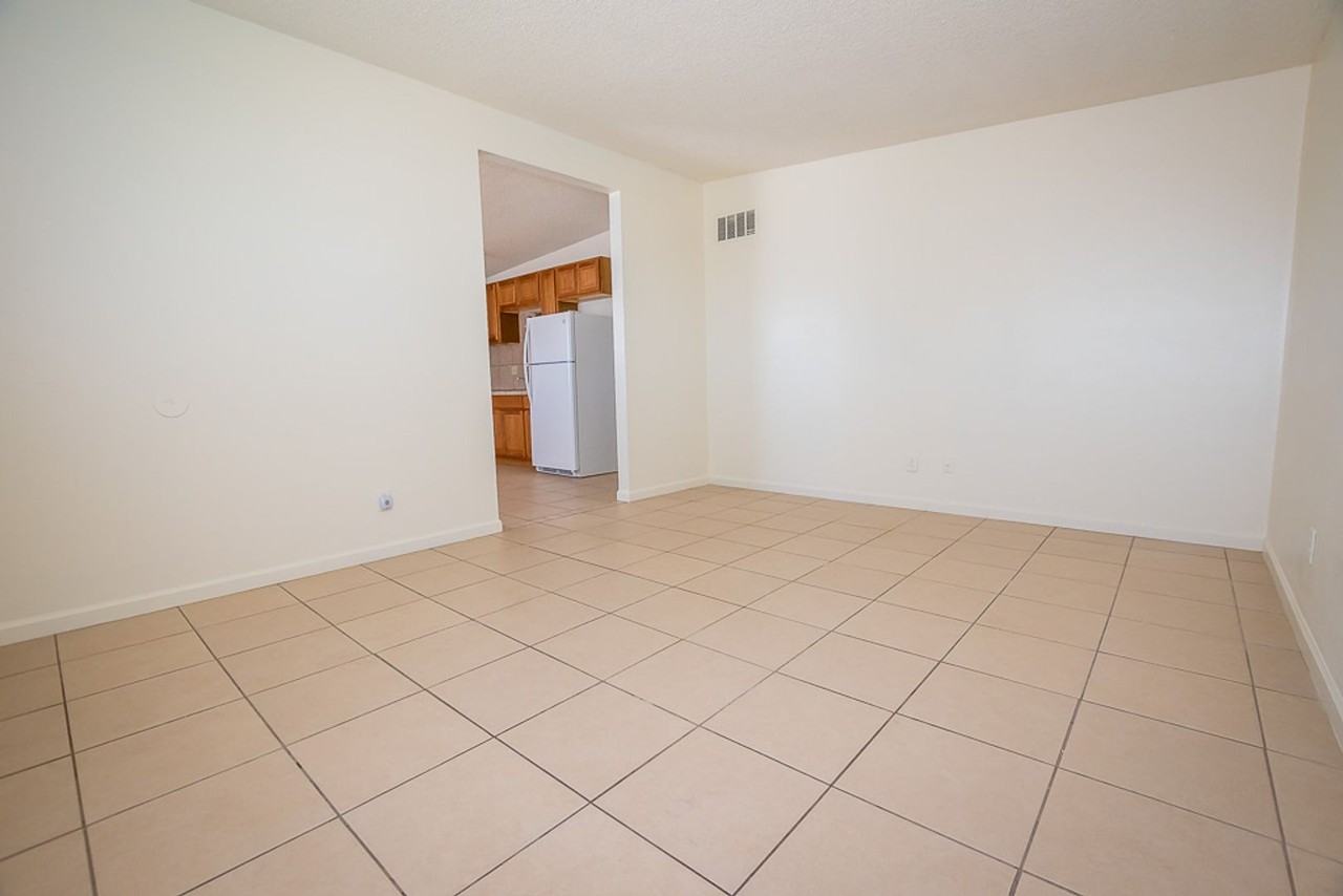 4937 E De Medici Dr - Photo 3 of 31