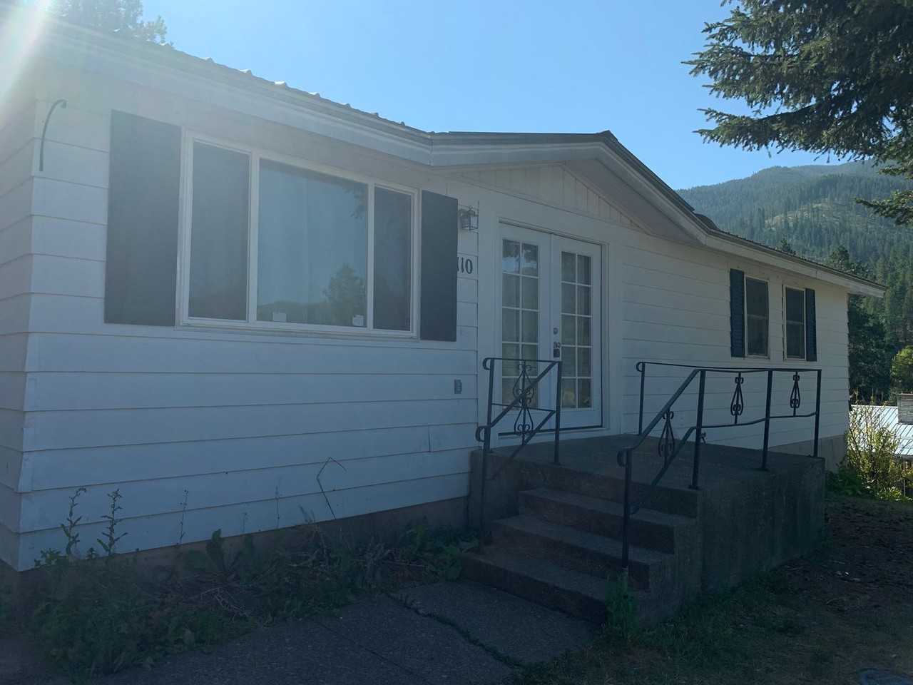 110 8th St - Photo 3 of 7