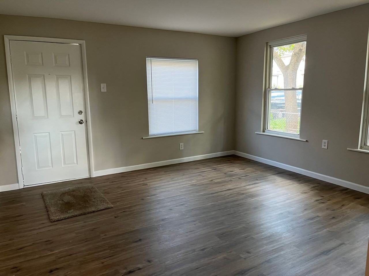 11 Washington Ave - Photo 2 of 19