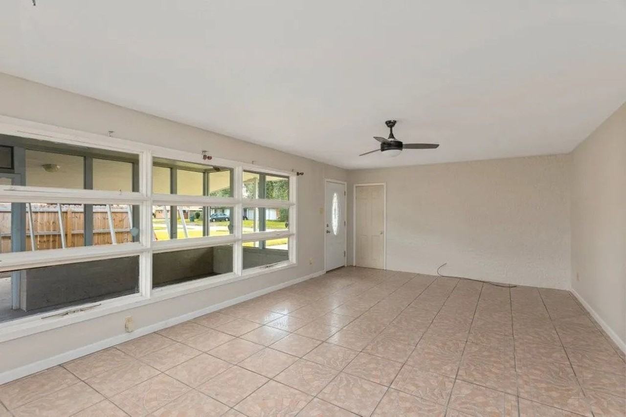 1911 2nd St - Photo 4 of 13