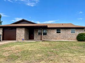1618 Se Clover Ln - Photo 1 of 1
