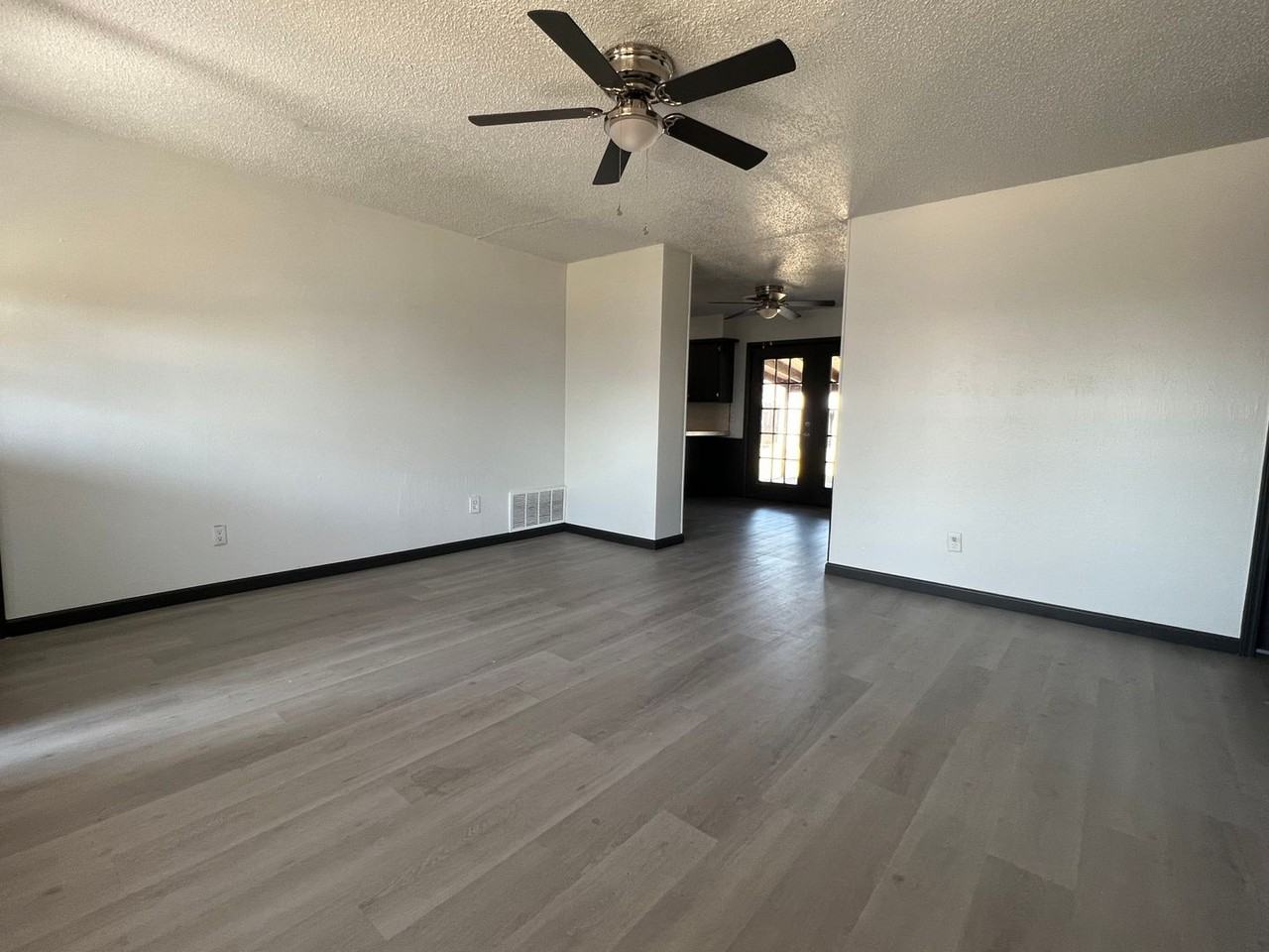 1618 Se Clover Ln - Photo 2 of 11
