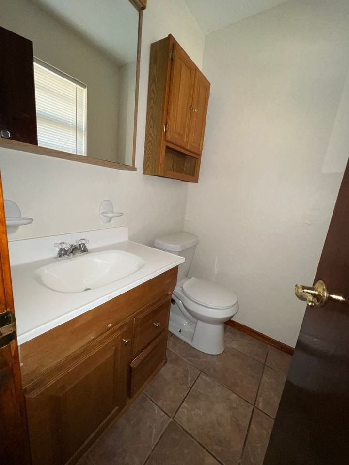 6954 Sw Forest Ave - Photo 6 of 13