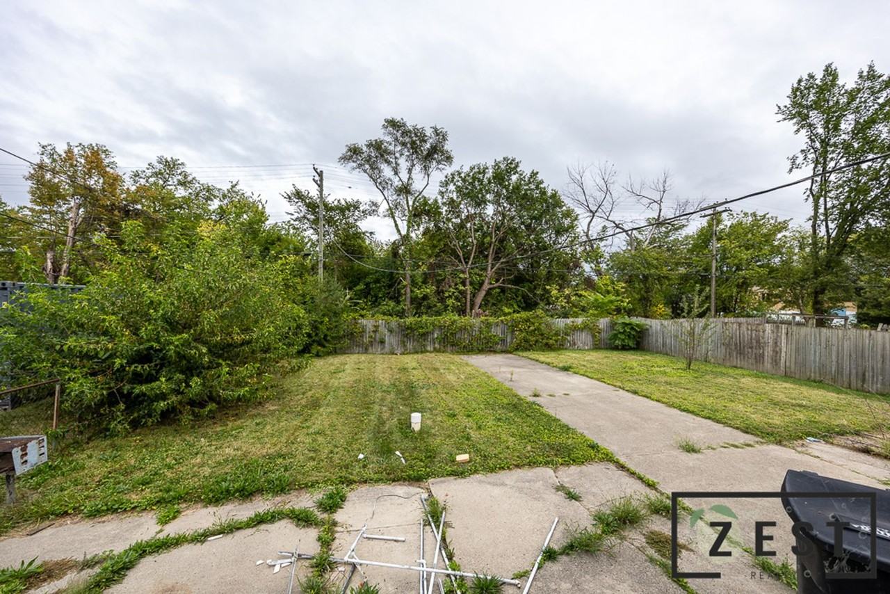 15834 Baylis St - Photo 2 of 26