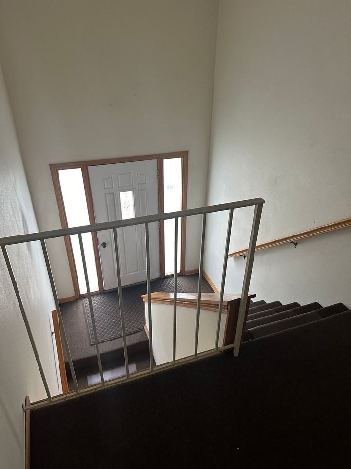 Immaculate Updated 2 Bedroom - Photo 5 of 19