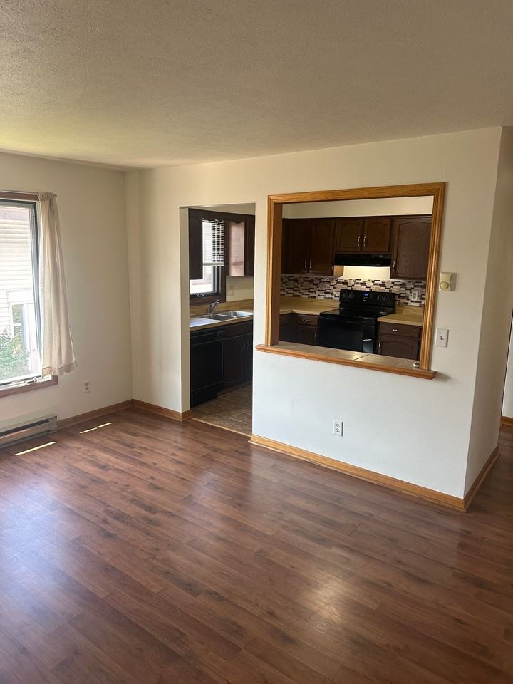 Immaculate Updated 2 Bedroom - Photo 6 of 19