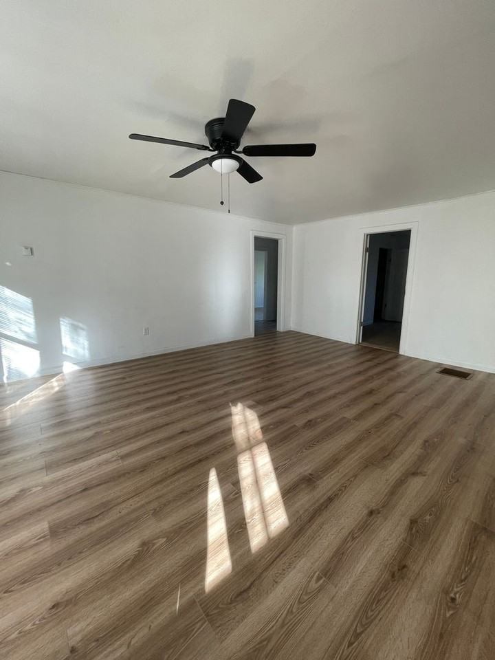 410 N 49th West Ave - Photo 3 of 11