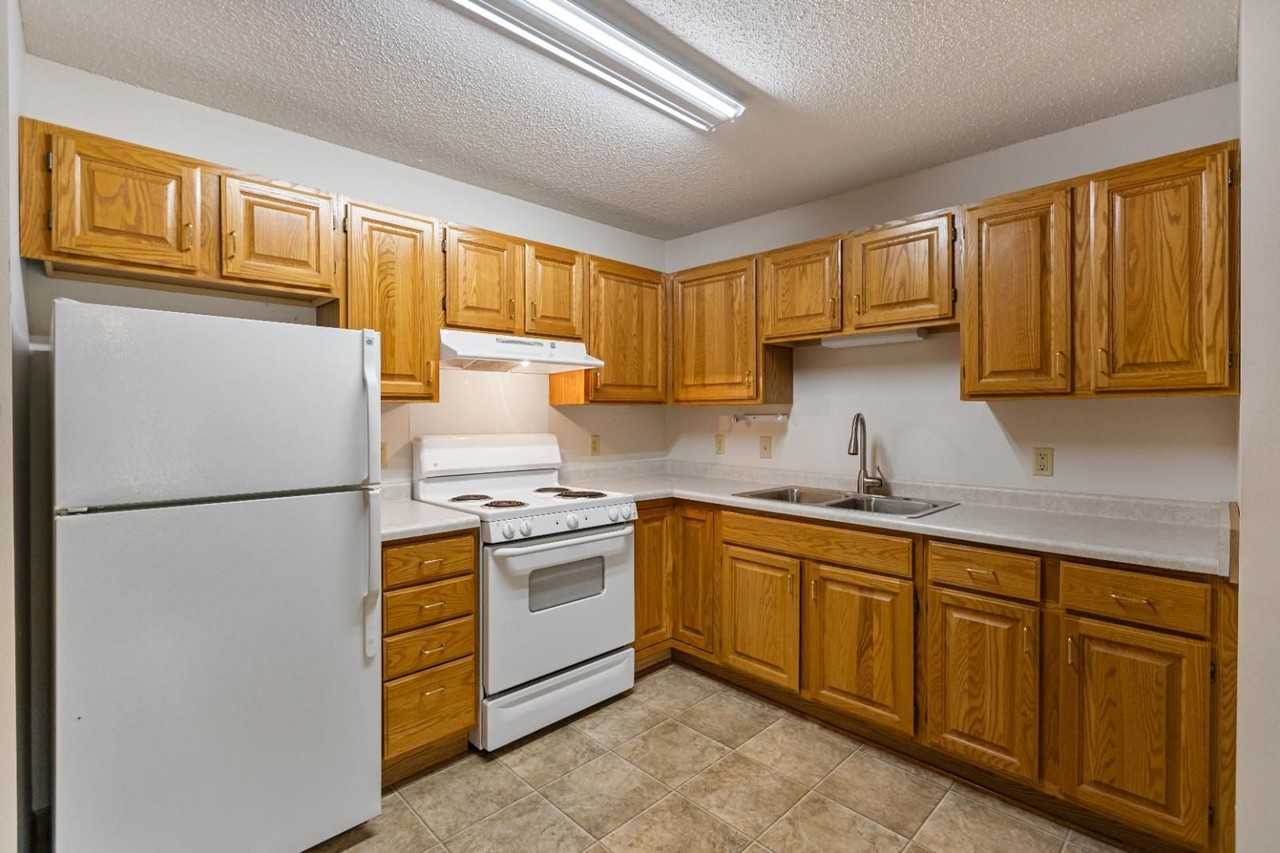 Kenyon Garden Apartments - Photo 3 of 21