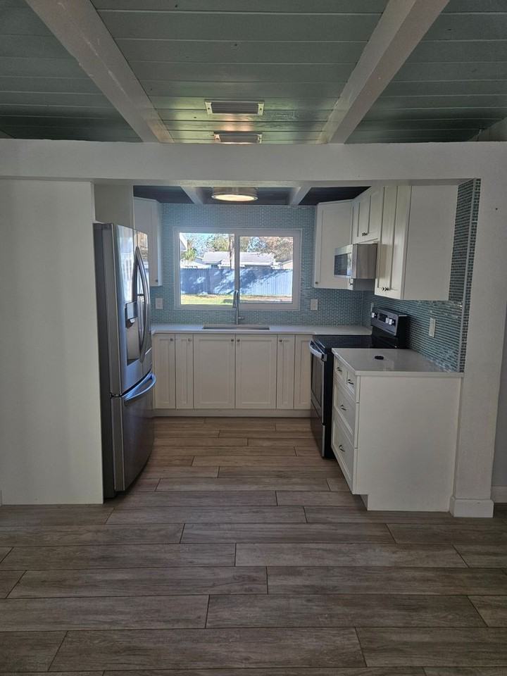 360 W Fray St - Photo 4 of 26