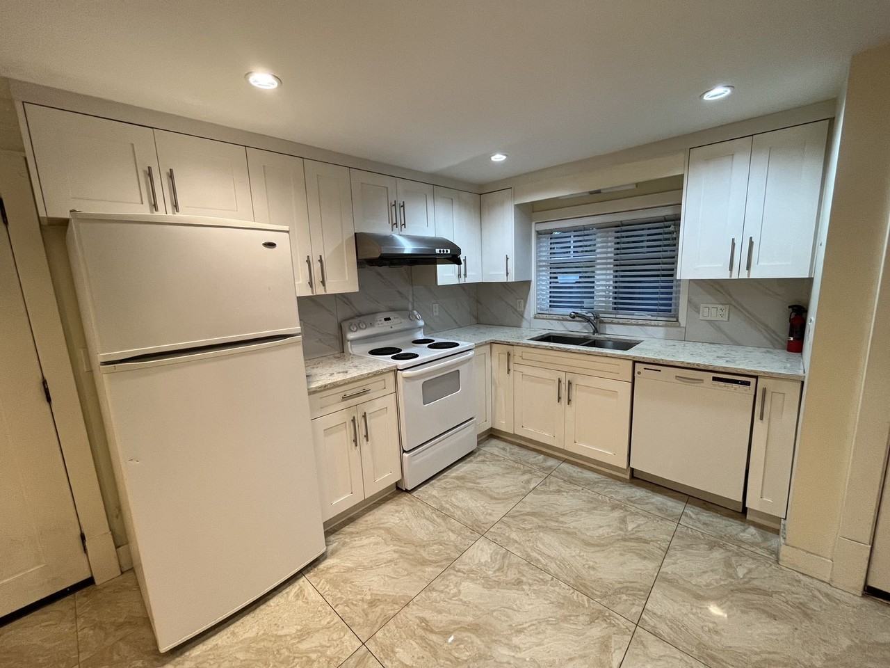 718 West 46th Avenue - Photo 5 of 14