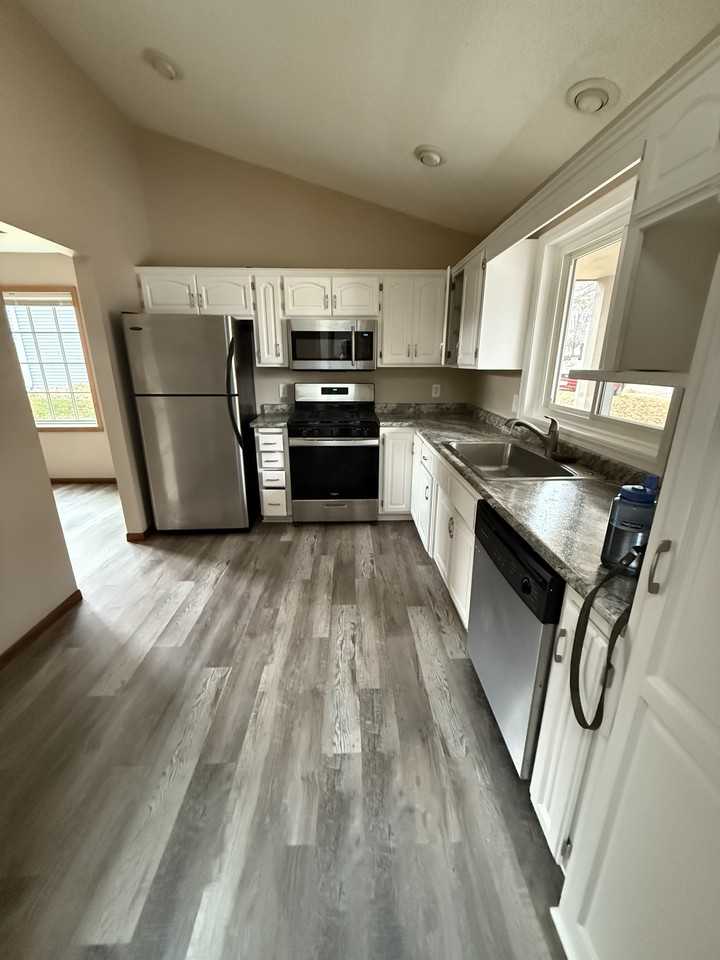 16407 Griffon Trl #NA - Photo 3 of 8