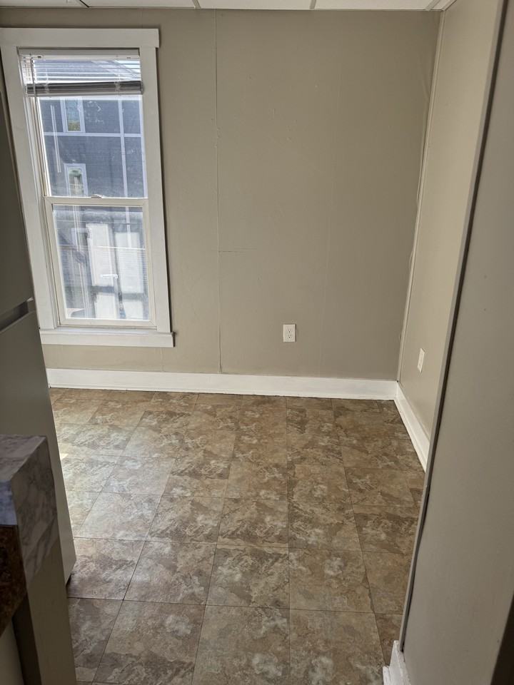 2919 Grand St Ne #2 - Photo 4 of 11