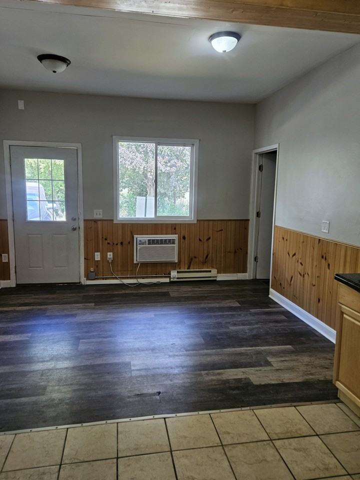 Lake Ripley Apartments - Photo 4 of 24