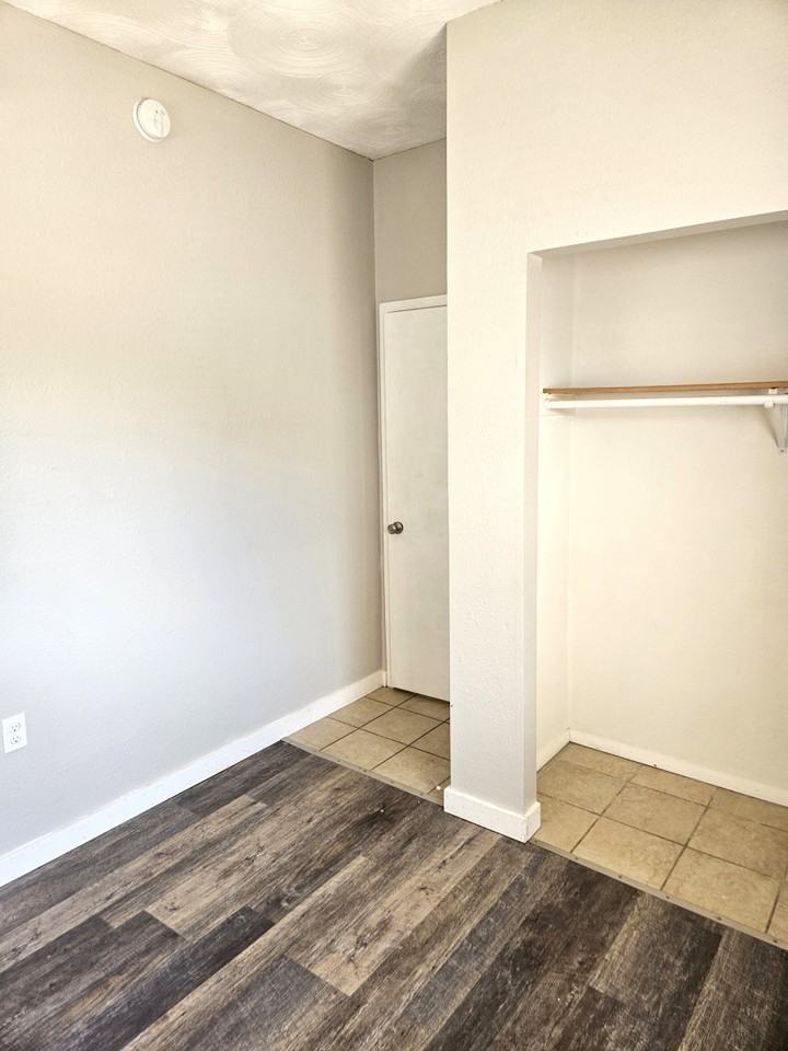 Lake Ripley Apartments - Photo 5 of 24