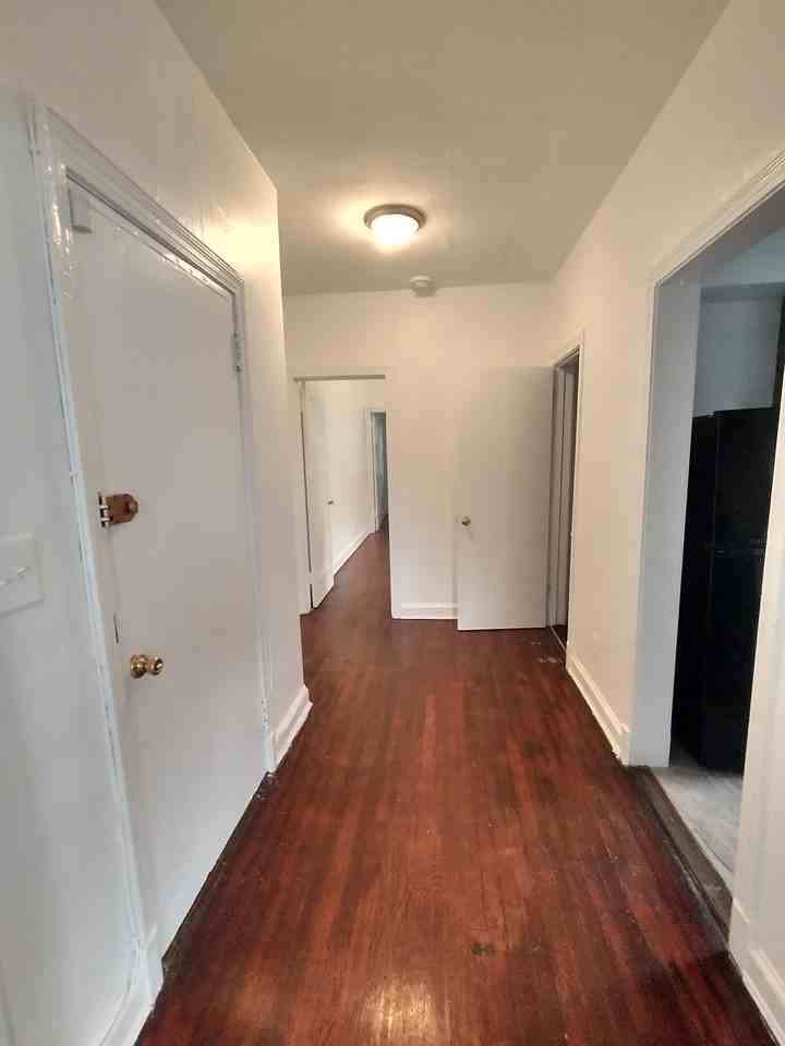 445 Mellon St Se #4 - Photo 2 of 10